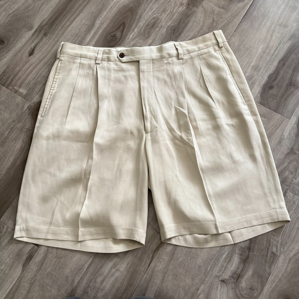 Jos. A. Bank 100% Silk Dress Shorts size 38 REG Beige Pleated Tailored